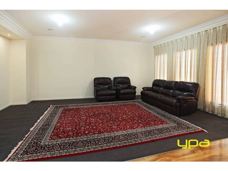 4 Briar Valley Rise, Caroline Springs VIC 3023