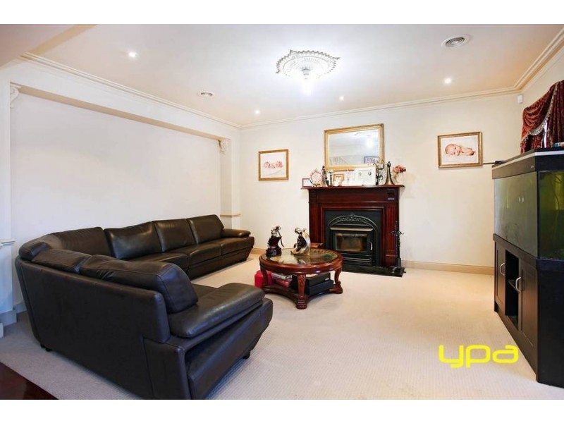 21 Broadhurst Way, Caroline Springs VIC 3023