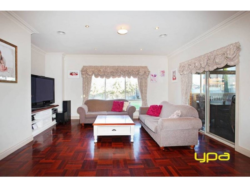 21 Broadhurst Way, Caroline Springs VIC 3023