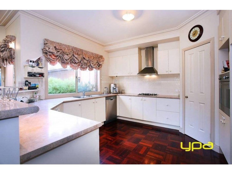21 Broadhurst Way, Caroline Springs VIC 3023
