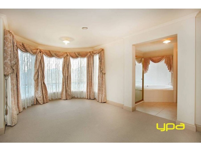 21 Broadhurst Way, Caroline Springs VIC 3023