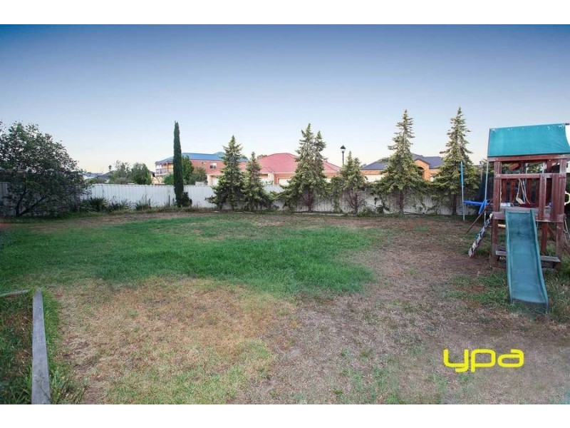 21 Broadhurst Way, Caroline Springs VIC 3023