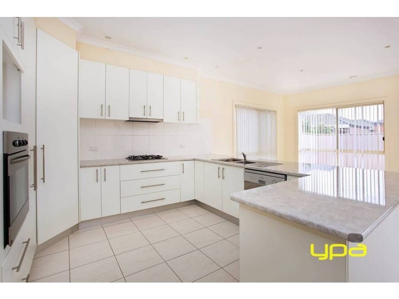 48 Mount Way, Caroline Springs VIC 3023