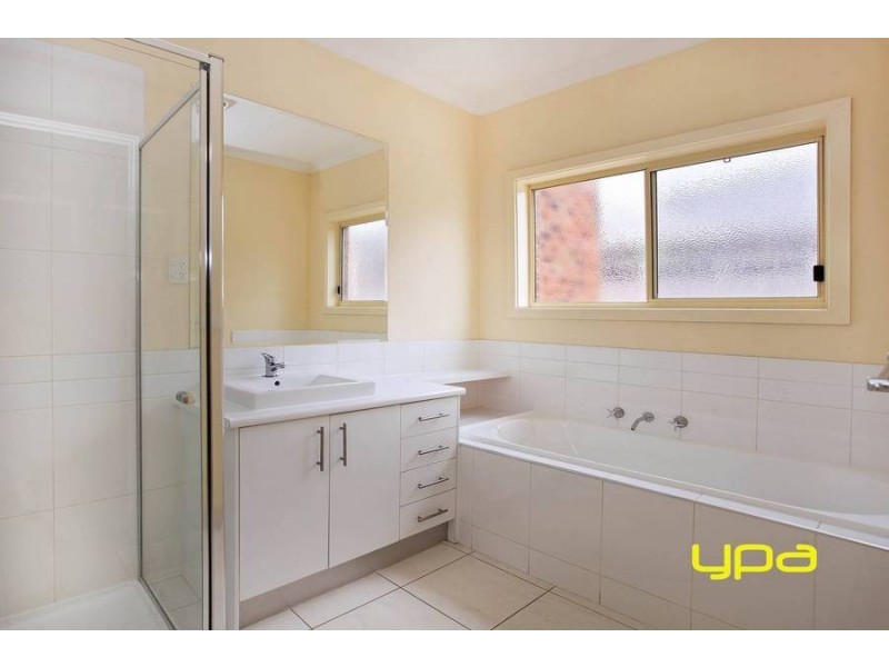 48 Mount Way, Caroline Springs VIC 3023