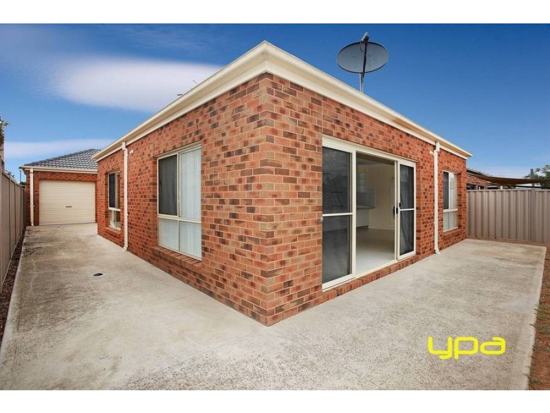 48 Mount Way, Caroline Springs VIC 3023