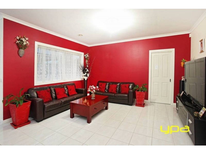 44 Kororoit Approach, Caroline Springs VIC 3023