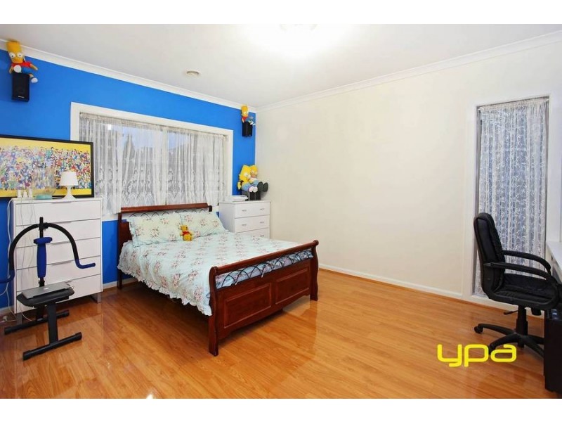 44 Kororoit Approach, Caroline Springs VIC 3023