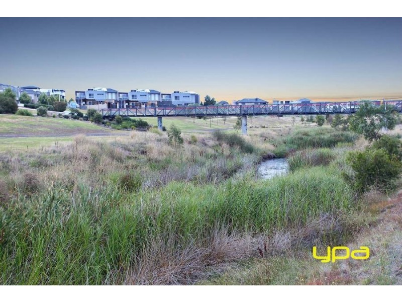 44 Kororoit Approach, Caroline Springs VIC 3023