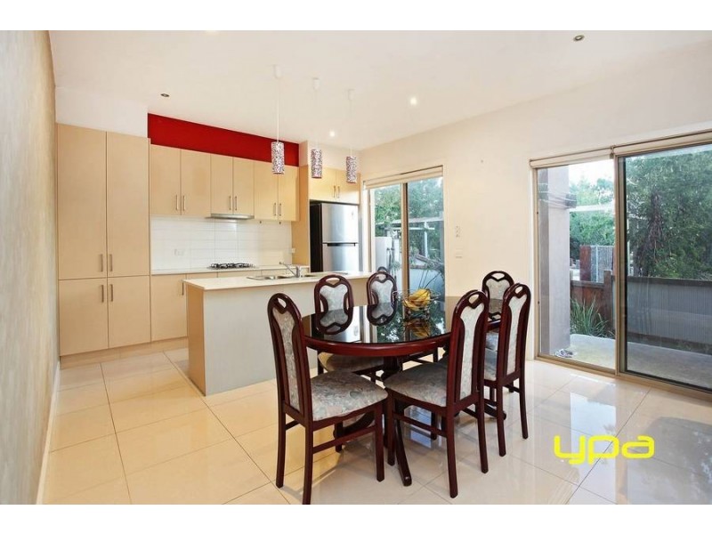 5/30 Cranwell Square, Caroline Springs VIC 3023