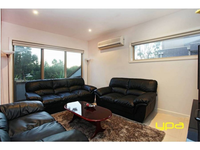 5/30 Cranwell Square, Caroline Springs VIC 3023