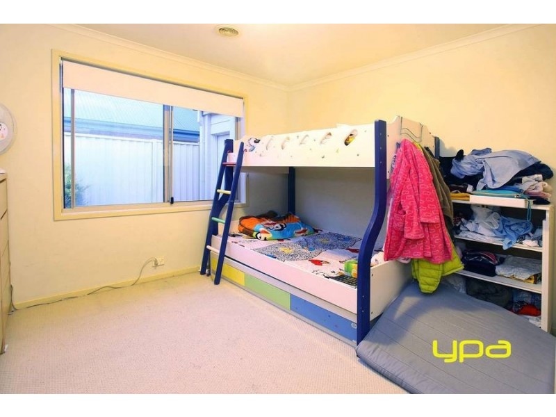 35 Blakeville Drive, Caroline Springs VIC 3023