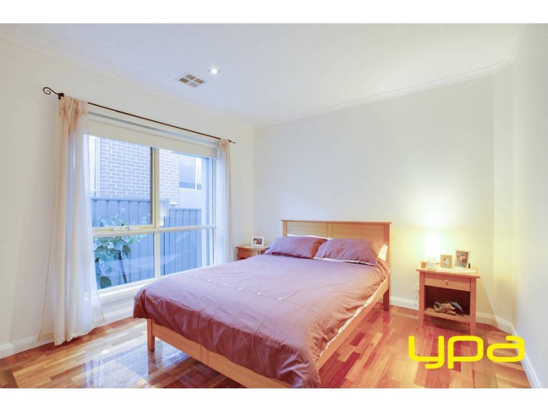 18 Woodruff Place, Caroline Springs VIC 3023