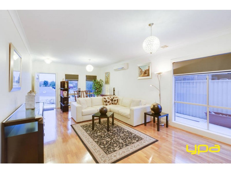 2 Alderstead Place, Caroline Springs VIC 3023