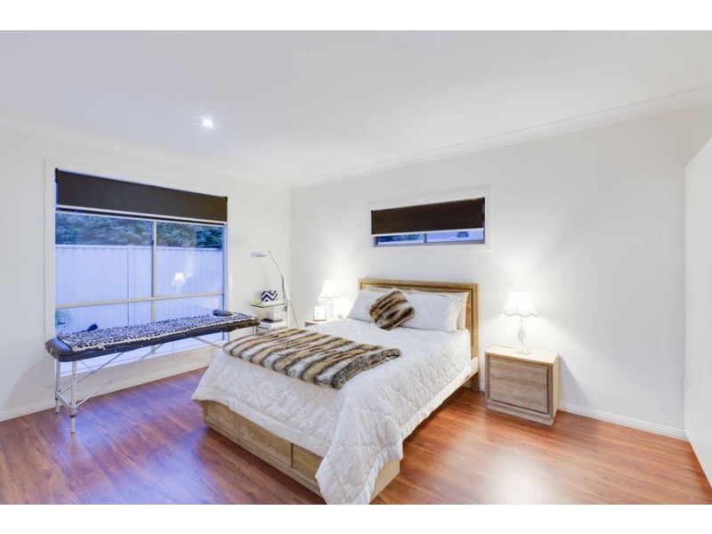 2 Alderstead Place, Caroline Springs VIC 3023