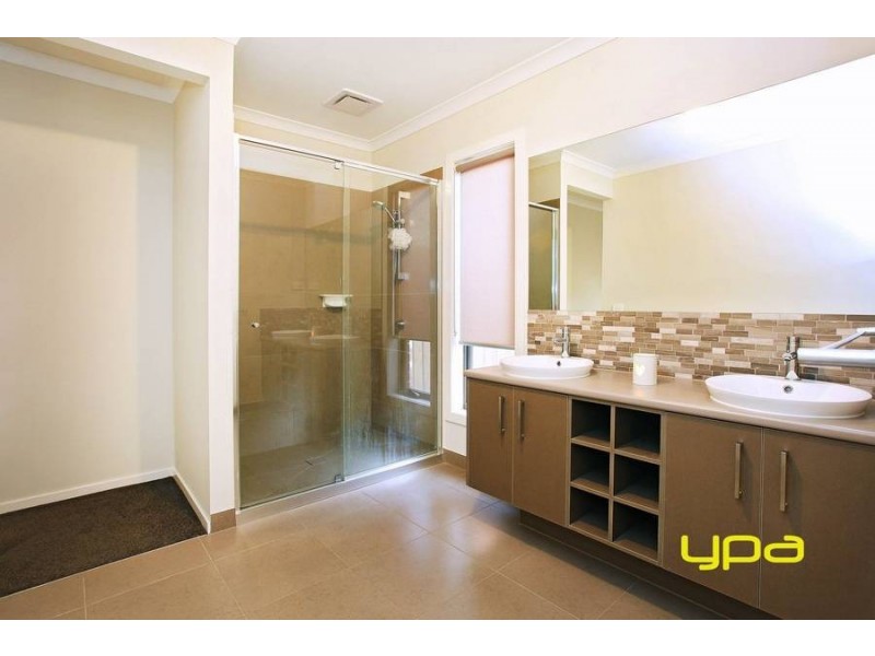 25 Dawkins Avenue, Plumpton VIC 3335