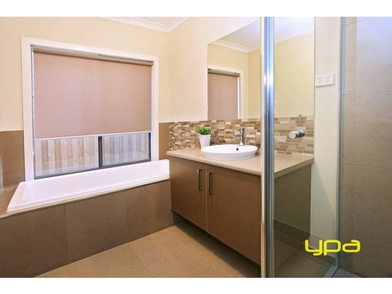 25 Dawkins Avenue, Plumpton VIC 3335