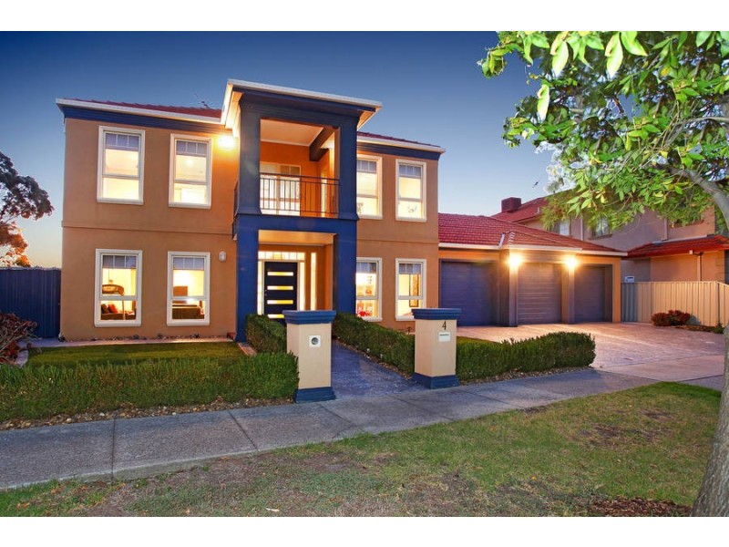 4 Rosslyn Cove, Caroline Springs VIC 3023