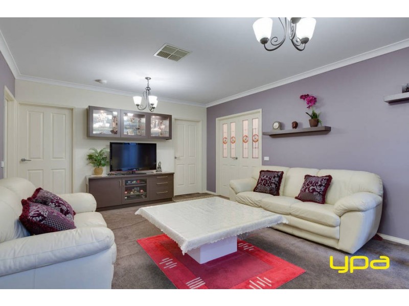 7 Daly Circuit, Caroline Springs VIC 3023