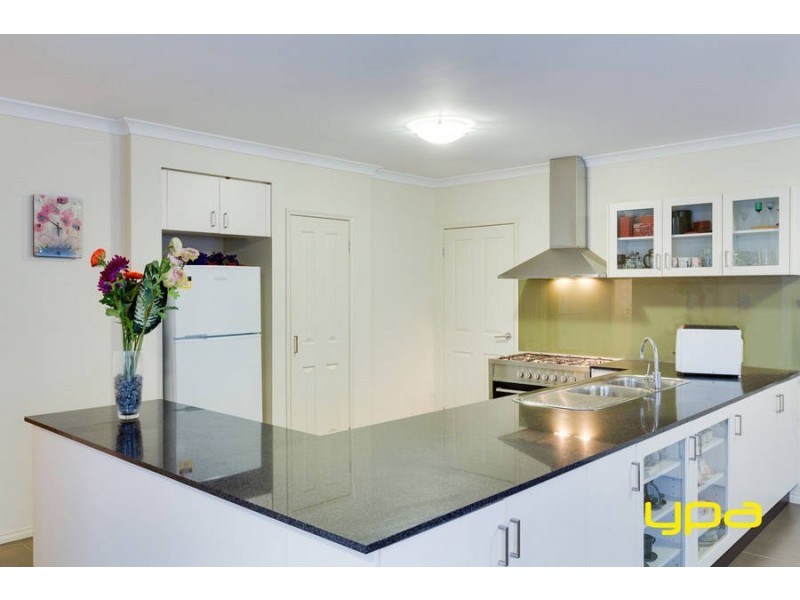 7 Daly Circuit, Caroline Springs VIC 3023