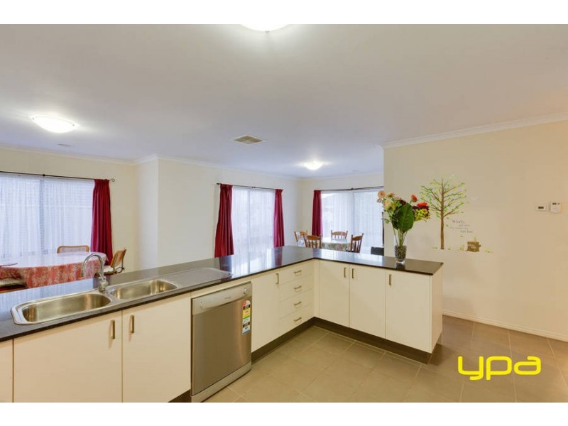 7 Daly Circuit, Caroline Springs VIC 3023