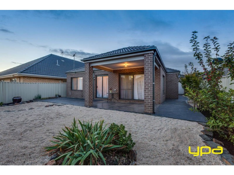7 Daly Circuit, Caroline Springs VIC 3023