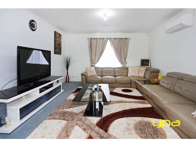 5 Diggers Place, Caroline Springs VIC 3023