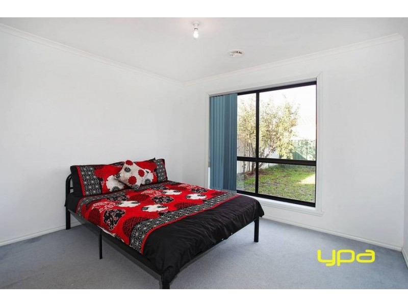 5 Diggers Place, Caroline Springs VIC 3023