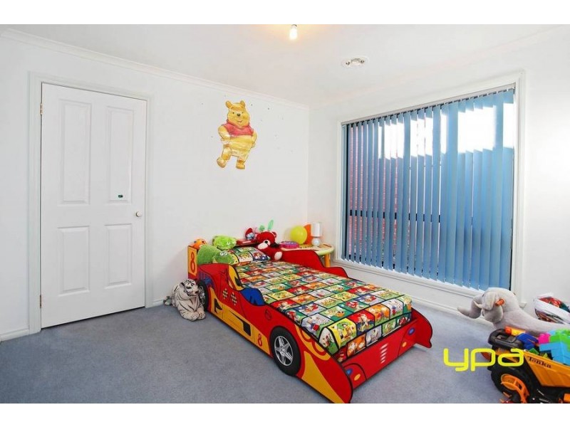 5 Diggers Place, Caroline Springs VIC 3023