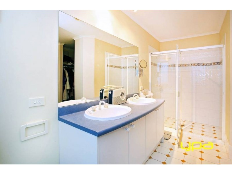 7 Taylors Court, Caroline Springs VIC 3023