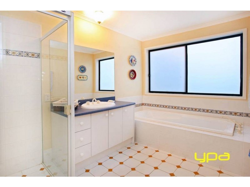 7 Taylors Court, Caroline Springs VIC 3023