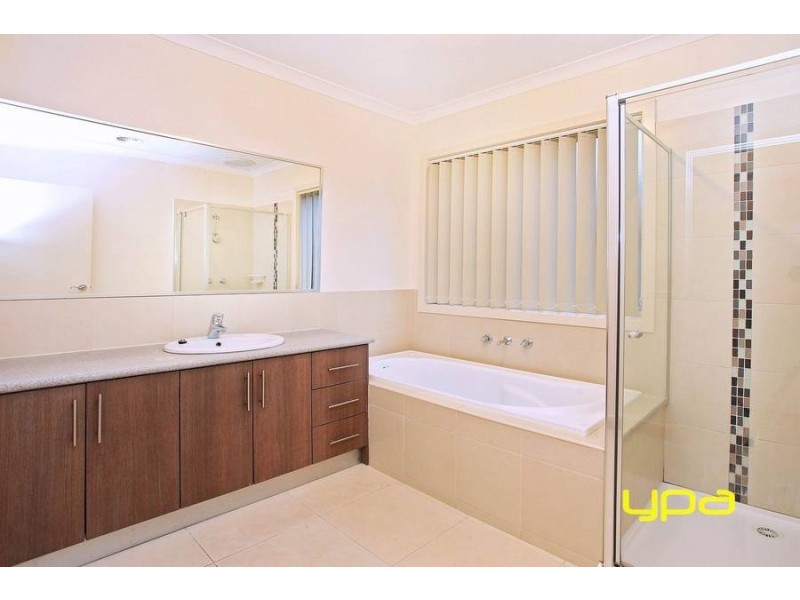 12 Wilkins Crescent, Burnside Heights VIC 3023