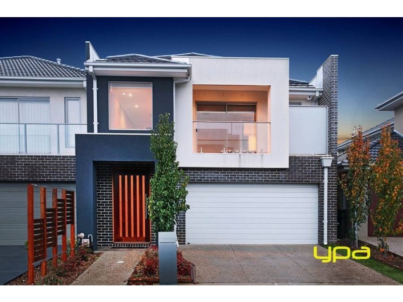 15 Beaconsfield Lane, Caroline Springs VIC 3023