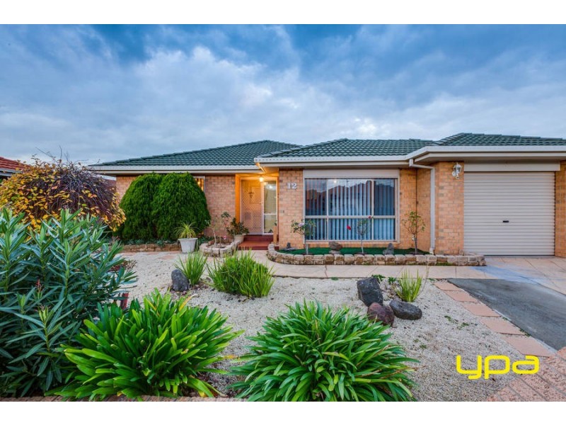12 Flintoff Avenue, Burnside VIC 3023