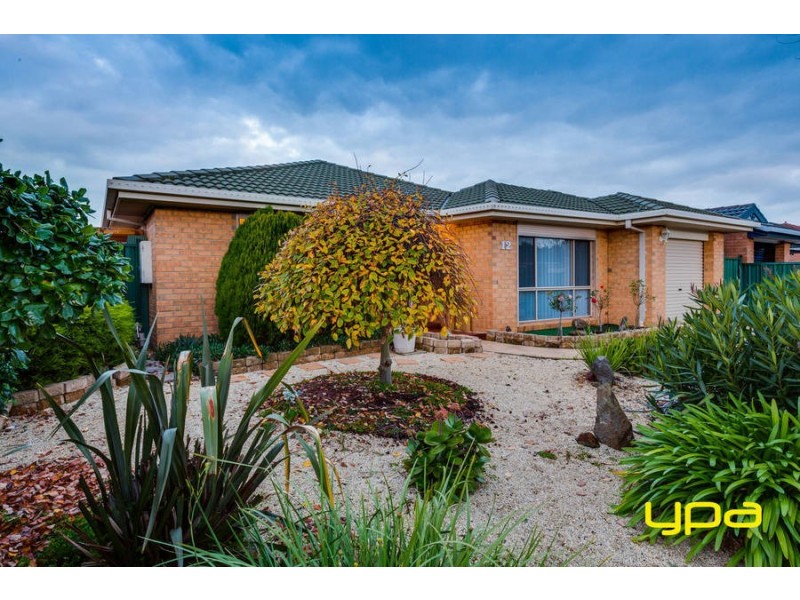 12 Flintoff Avenue, Burnside VIC 3023