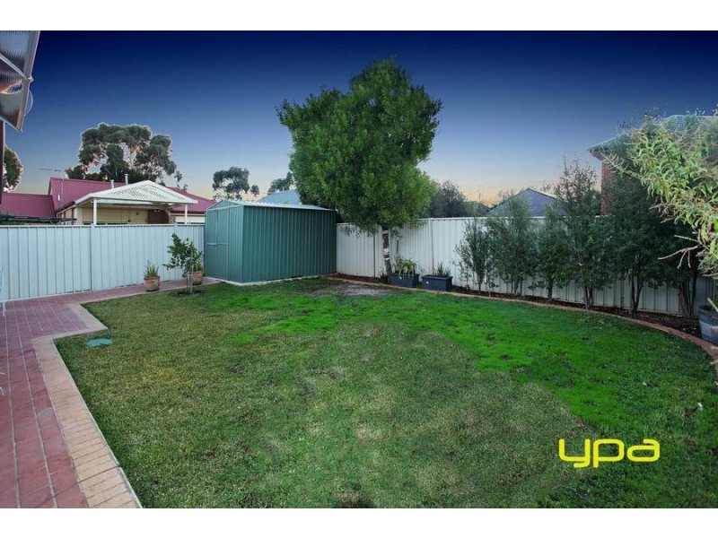 20 Sharrock Close, Caroline Springs VIC 3023