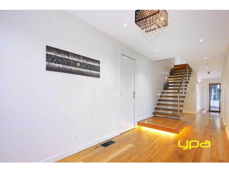 44 Rutherglen Way, Caroline Springs VIC 3023