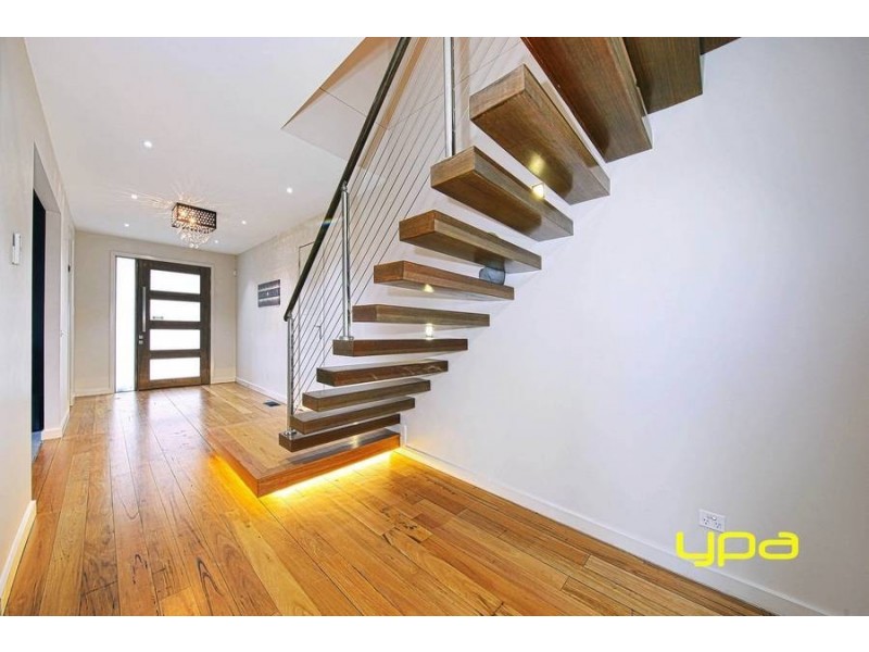 44 Rutherglen Way, Caroline Springs VIC 3023