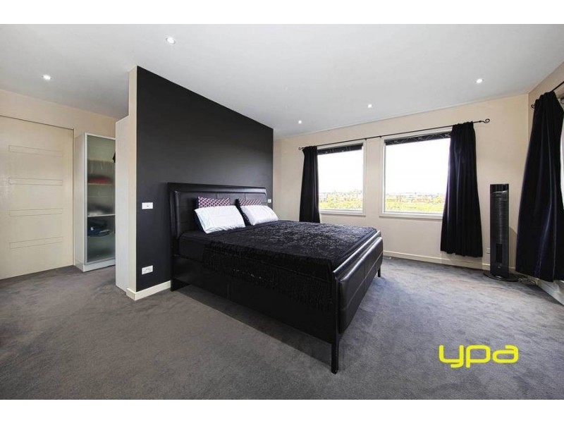 44 Rutherglen Way, Caroline Springs VIC 3023