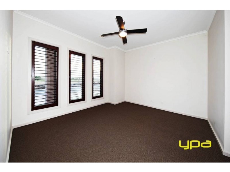 32 Jamieson Link, Caroline Springs VIC 3023