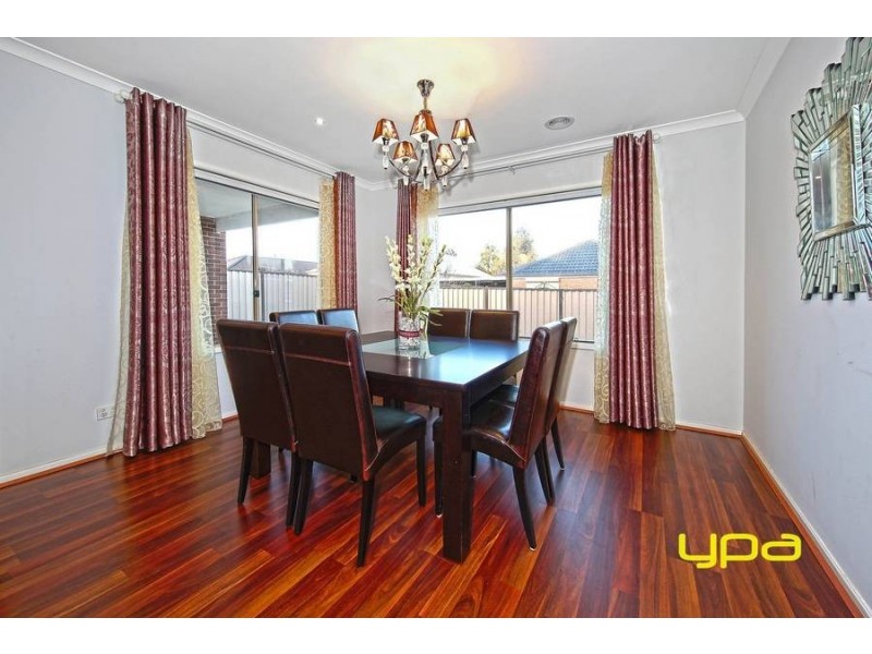 81 Tenterfield Drive, Burnside Heights VIC 3023