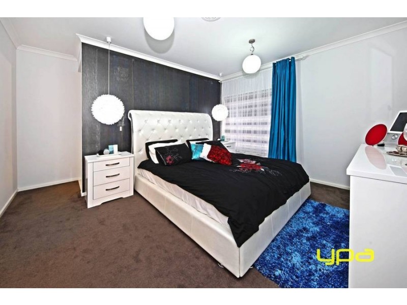 81 Tenterfield Drive, Burnside Heights VIC 3023