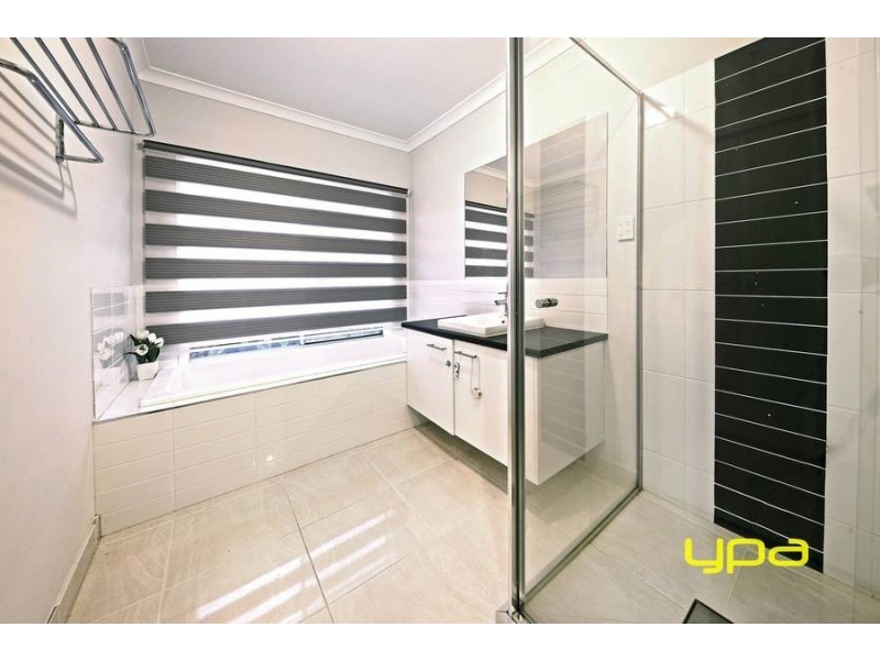 81 Tenterfield Drive, Burnside Heights VIC 3023