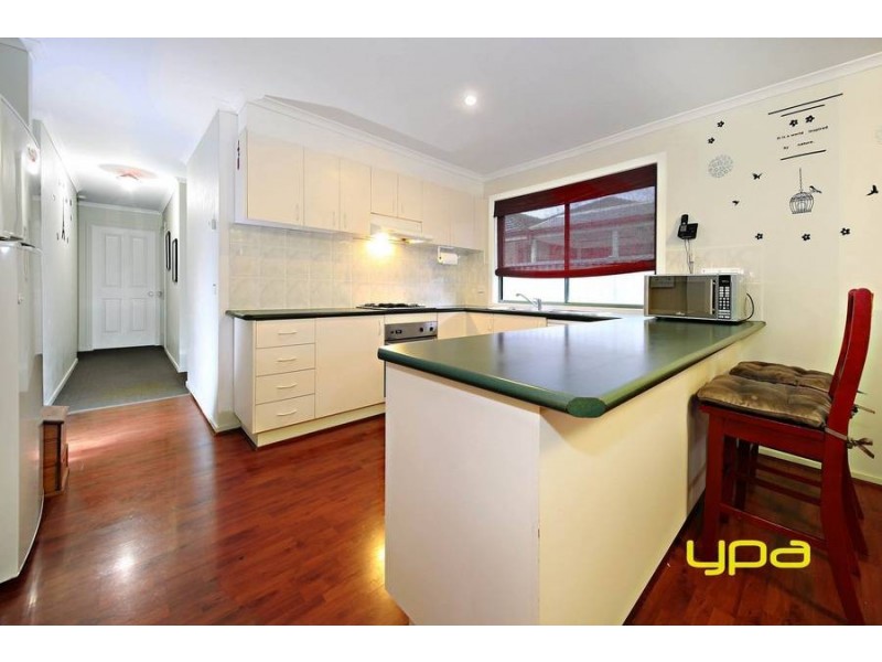 12 Herrington Turn, Caroline Springs VIC 3023