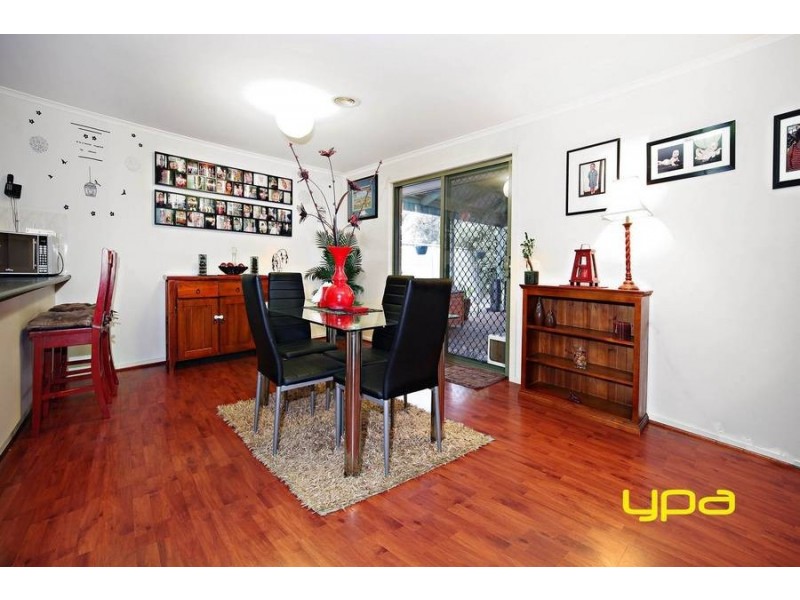 12 Herrington Turn, Caroline Springs VIC 3023