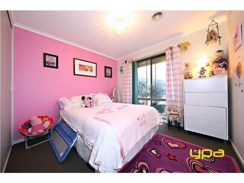 12 Herrington Turn, Caroline Springs VIC 3023