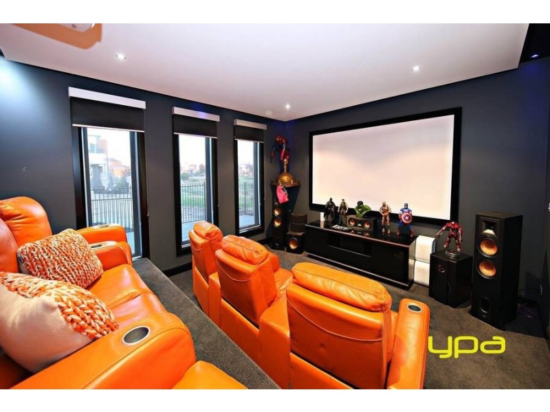 6 Brook Street, Caroline Springs VIC 3023
