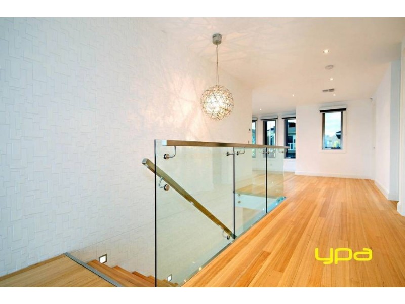 6 Brook Street, Caroline Springs VIC 3023
