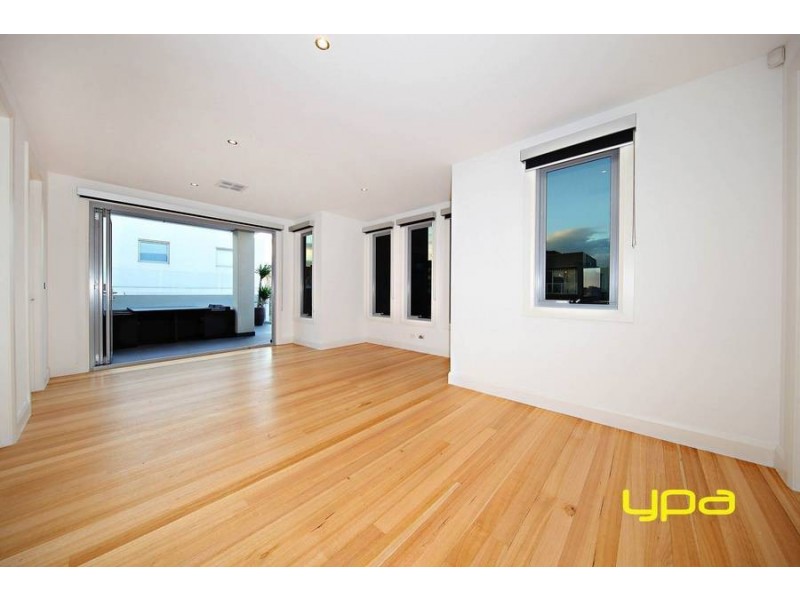 6 Brook Street, Caroline Springs VIC 3023