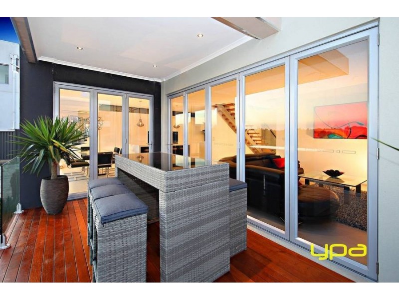 6 Brook Street, Caroline Springs VIC 3023