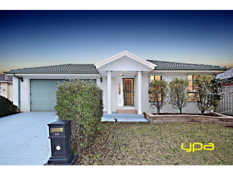 44 Northampton Crescent, Caroline Springs VIC 3023
